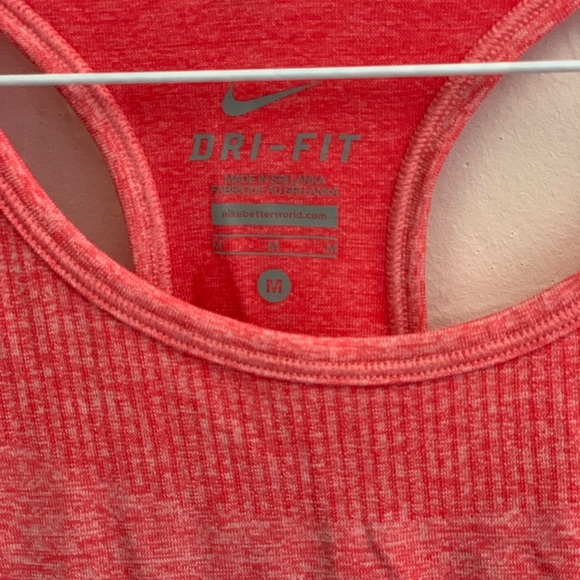 Nike women’s running top - Picture 2 of 5